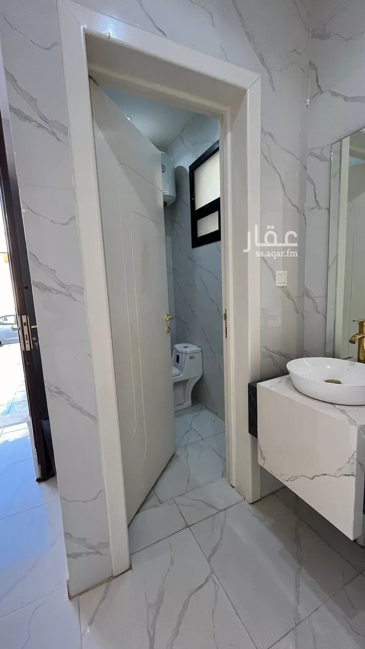 دور للبيع في شارع الواديان, حي بدر, مدينة الرياض, منطقة الرياض 17