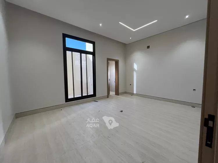 فيلا للبيع في شارع احمد بن جعفر القفطي, حي العوالي, مدينة الرياض, منطقة الرياض 8