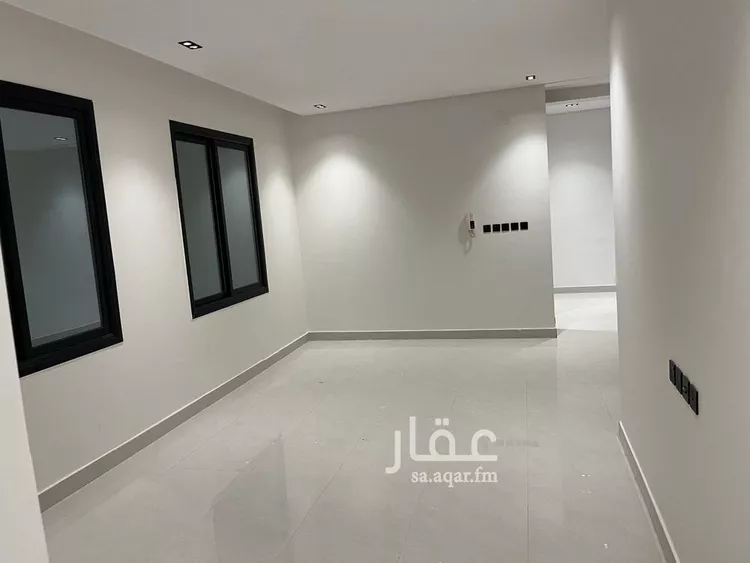 فيلا للبيع في شارع عوف ابن عفراء, حي العوالي, مدينة الرياض, منطقة الرياض صورة 3