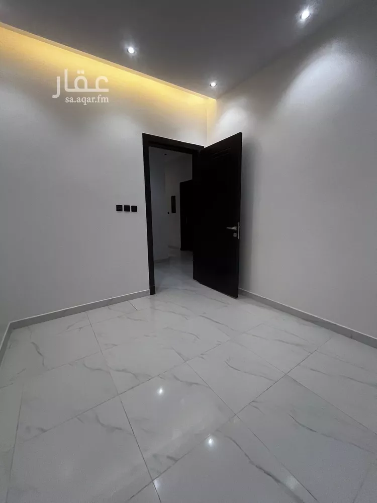 دور للبيع في شارع أحمد الطيالسي, حي السويدي, مدينة الرياض, منطقة الرياض 9