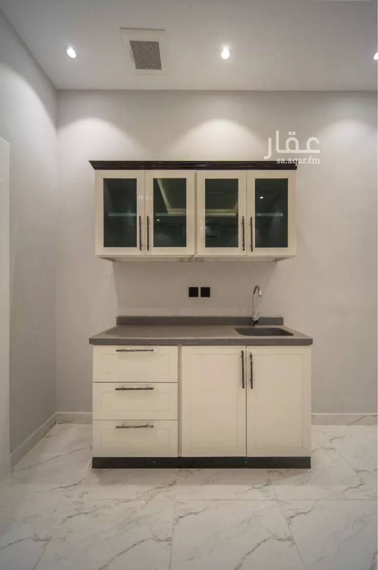شقة للإيجار في شارع الاميرة سارة بنت احمد السديري, حي الضباط, مدينة الرياض, منطقة الرياض صورة 4