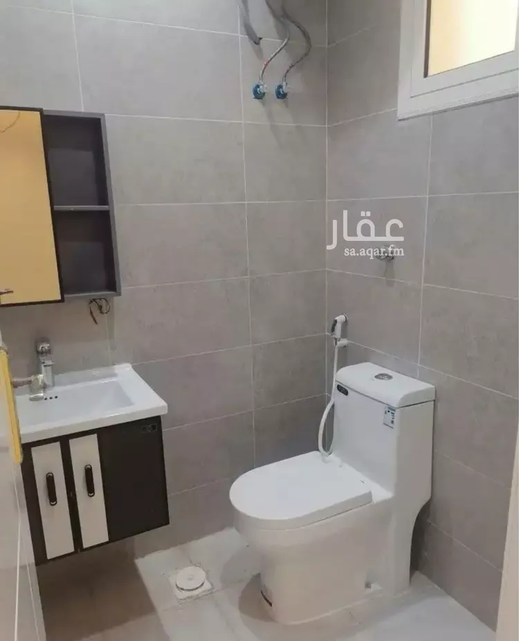 دور للبيع في شارع زينب بنت مظعون, حي العاقول, مدينة المدينه المنوره, منطقة المدينة المنورة صورة 3