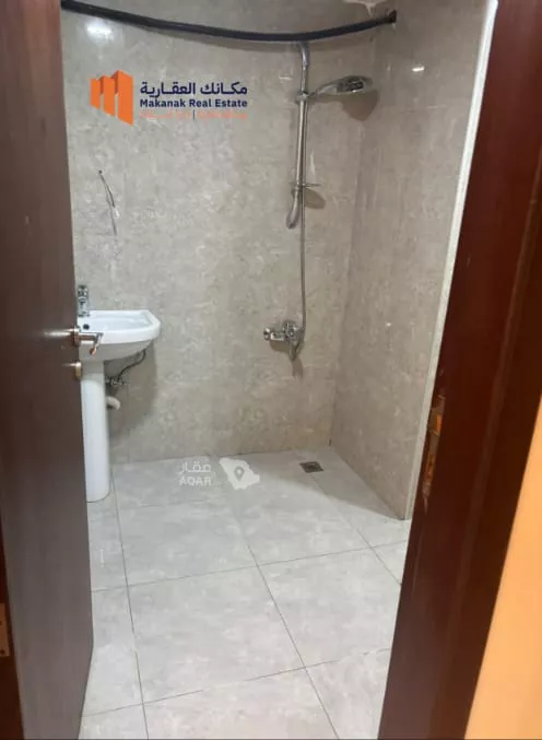 شقة للإيجار في شارع مدائن صالح, حي الحمراء, مدينة الخبر, المنطقة الشرقية 8