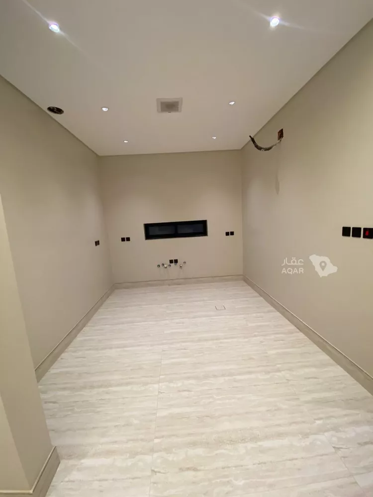 Floor for Sale in Riyadh As Safaa 8
