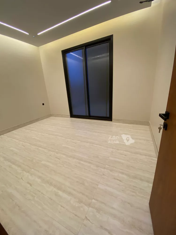 Floor for Sale in Riyadh As Safaa 7