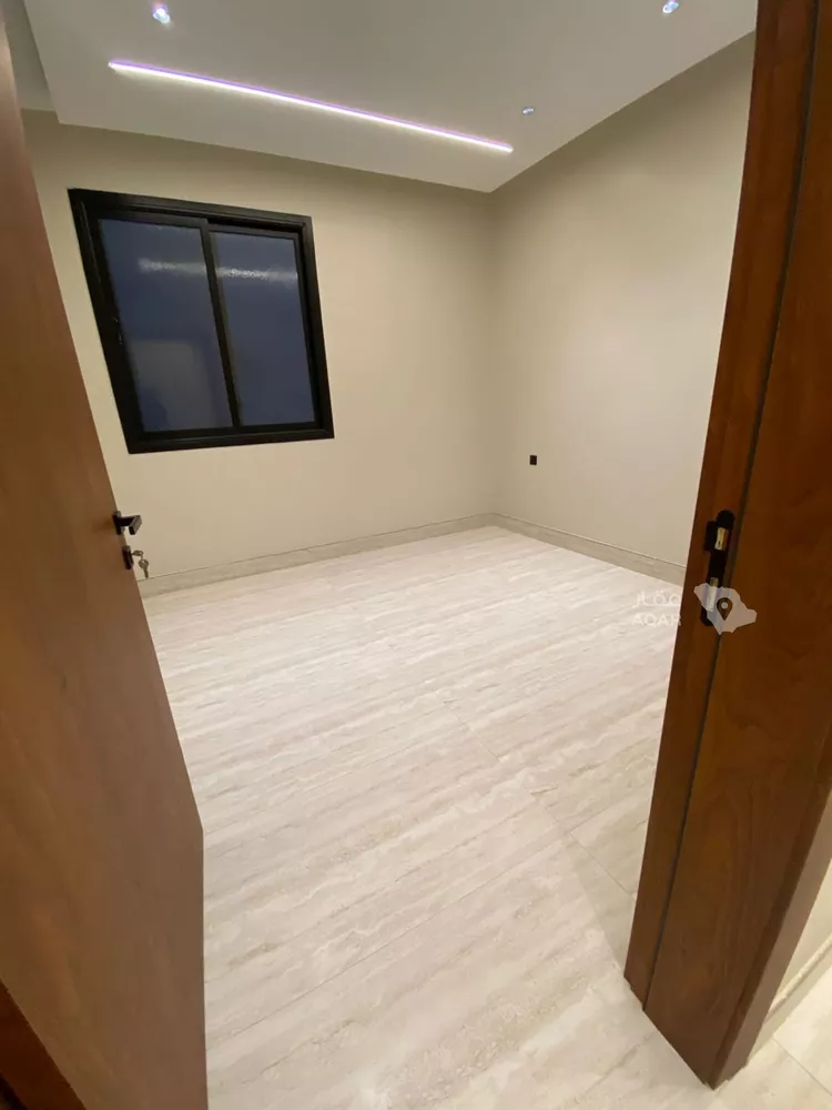 Floor for Sale in Riyadh As Safaa 9