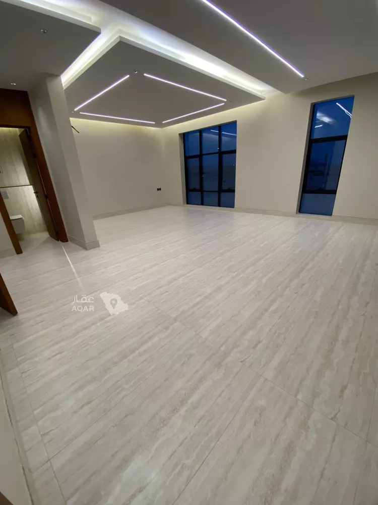Floor for Sale in Riyadh As Safaa 4