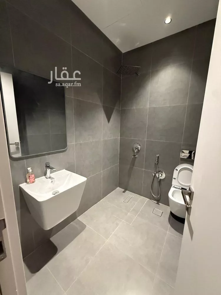 شقة للإيجار في شارع شهيد الدين ثم الوطن عبدالرحمن سعيد عبد, حي السعادة, مدينة الرياض, منطقة الرياض صورة 2