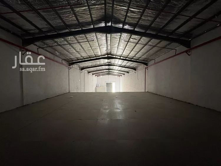 مستودع للإيجار في شارع الخرج, حي الدفاع, مدينة الرياض, منطقة الرياض 8