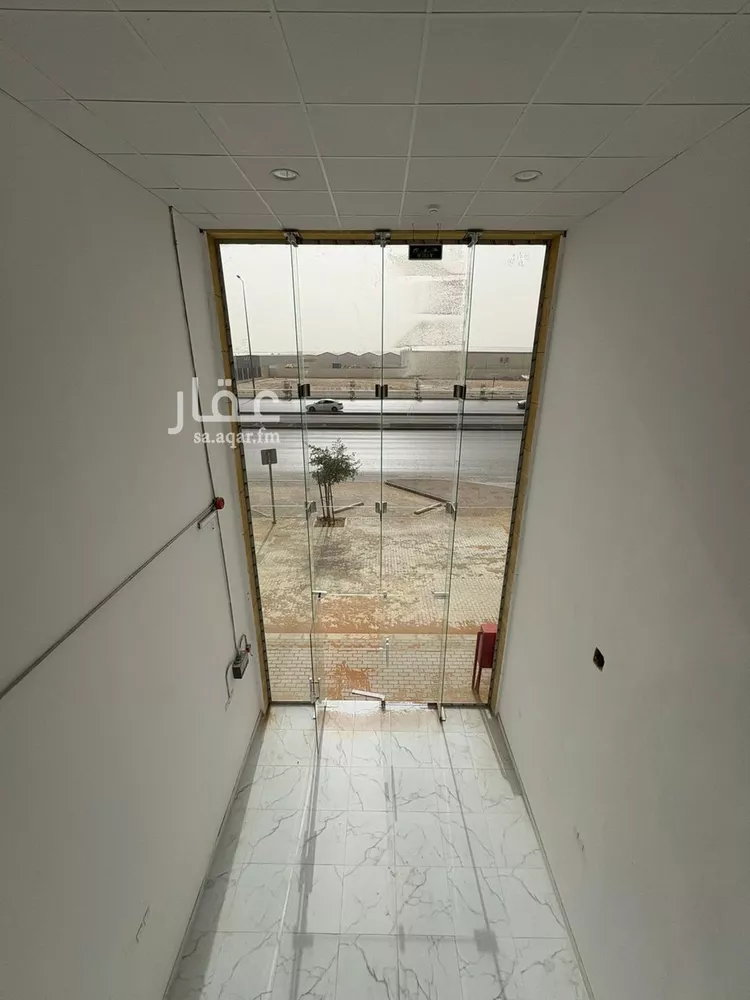 مستودع للإيجار في شارع الخرج, حي الدفاع, مدينة الرياض, منطقة الرياض 11