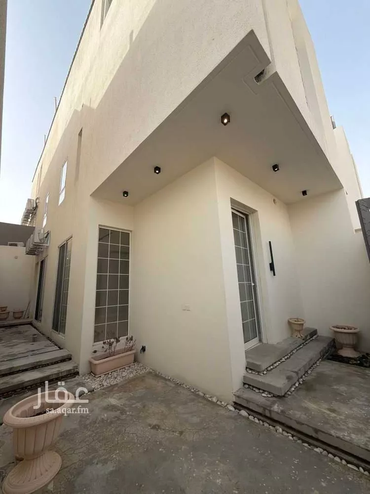 Floor for Sale in Riyadh Al Khaleej