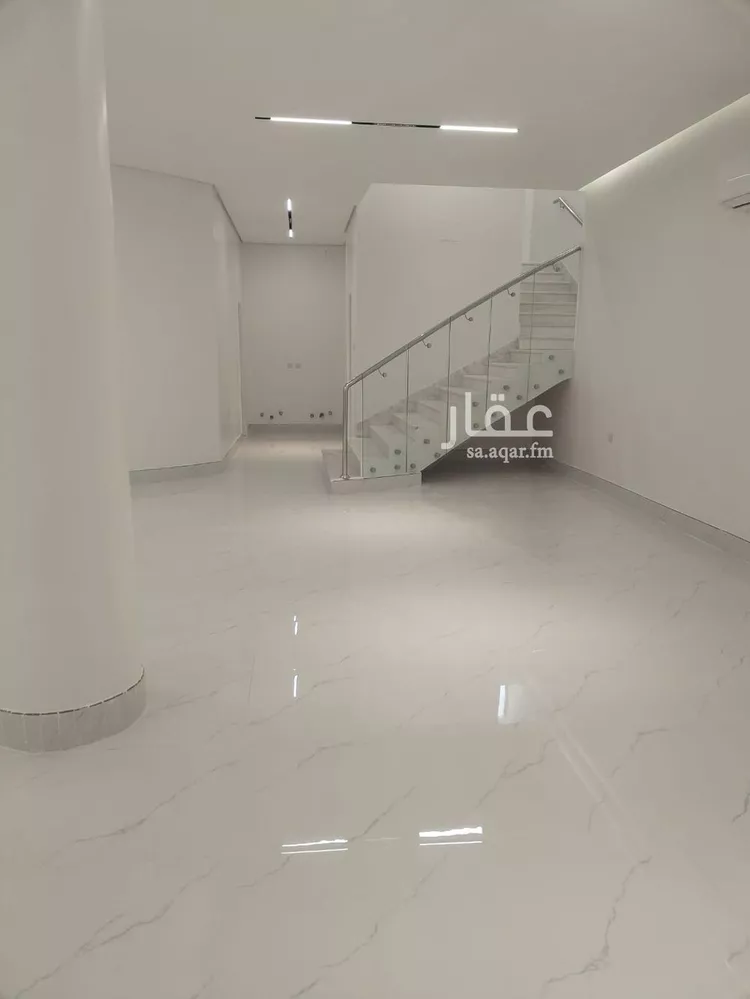 فيلا للبيع في شارع عبدالعزيز بن سبيل, حي العارض, مدينة الرياض, منطقة الرياض صورة 2