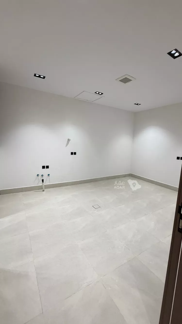 Floor for Sale in Riyadh Badr 3