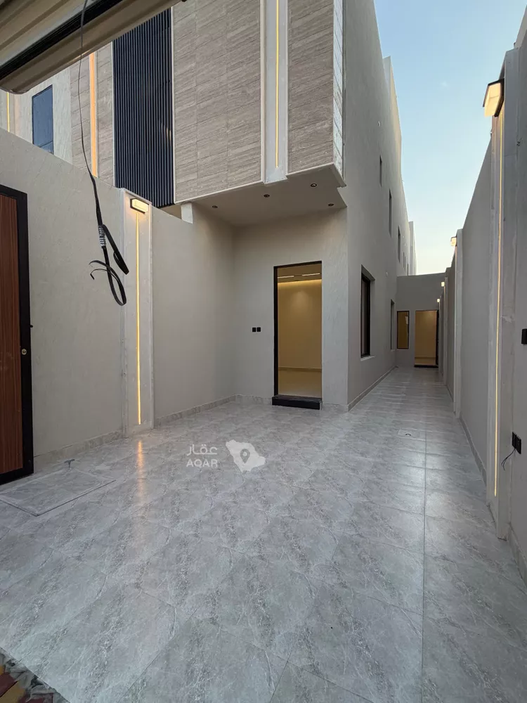 Floor for Sale in Riyadh Tuwaiq 12