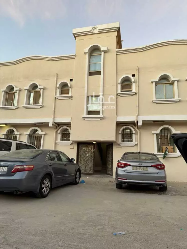عمارة للبيع في شارع رفاعة بن عمرو ، حي الحمراء ، الجبيل ، الجبيل