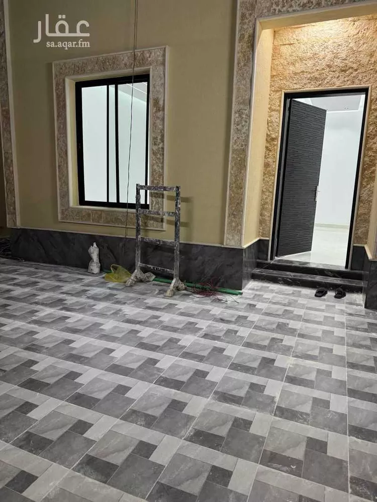 Floor for Sale in Al Muzahimiyah Al Muruj