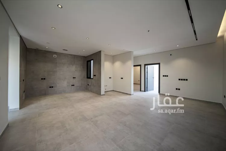 Floor for Sale in Riyadh Al Janadriyah 21