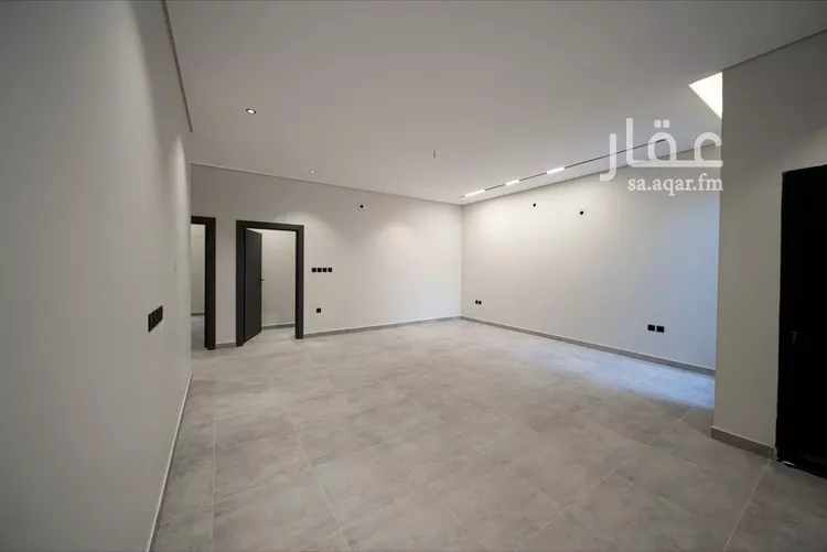 Floor for Sale in Riyadh Al Janadriyah 7