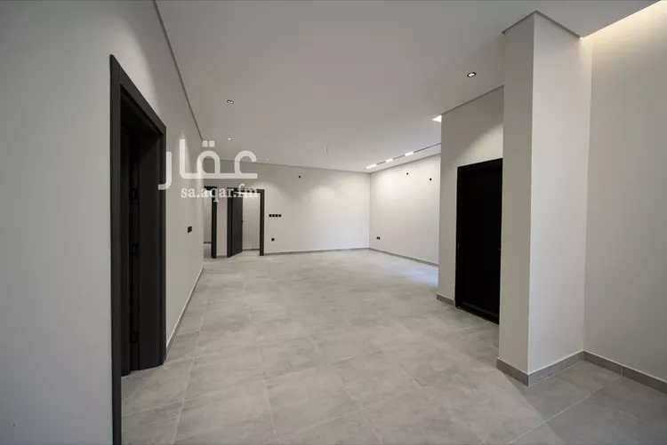 Floor for Sale in Riyadh Al Janadriyah 6