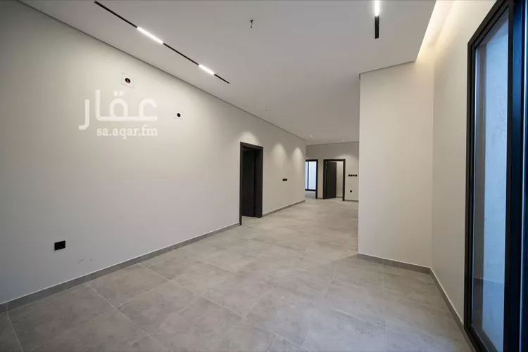 Floor for Sale in Riyadh Al Janadriyah 13