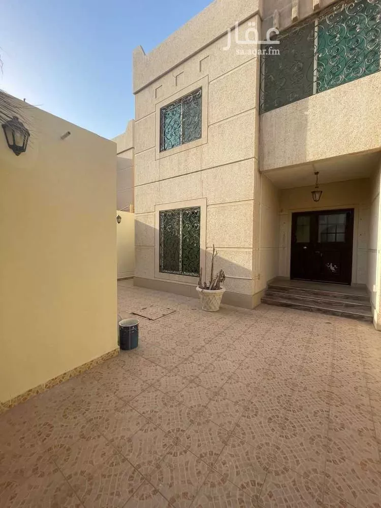 فيلا للبيع في شارع المحكمة, حي النزهة, مدينة الدمام, المنطقة الشرقية صورة 2