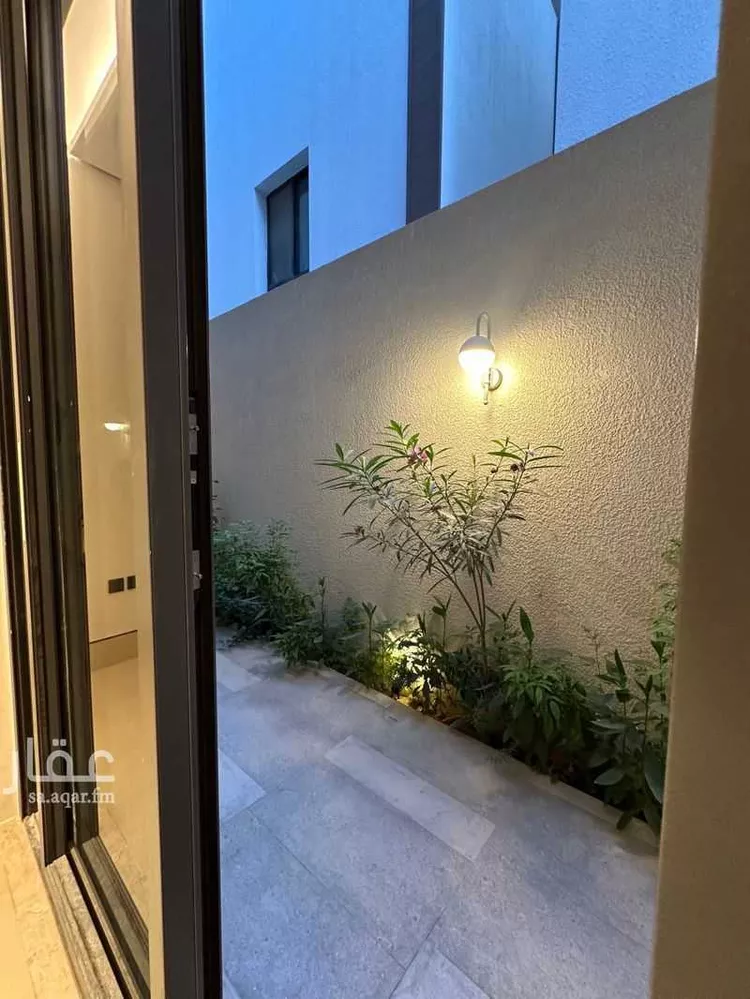 Floor for Sale in Riyadh Sedra 17