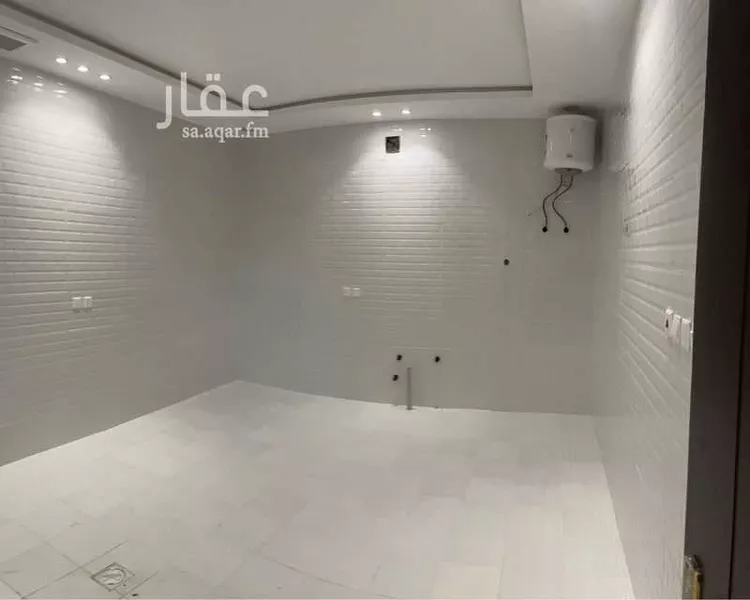فيلا للإيجار في شارع سراج الدين العسقلاني ، حي عكاظ ، الرياض ، منطقة الرياض