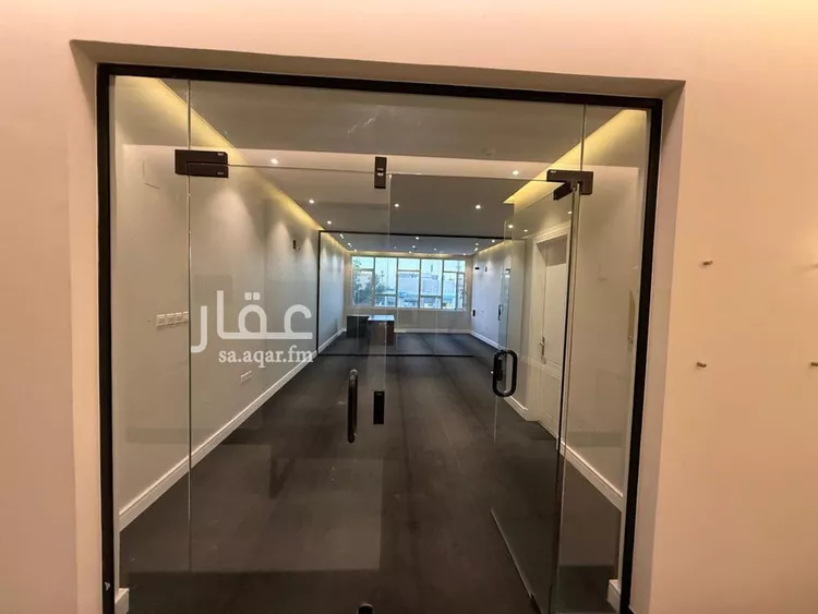 مكتب تجاري للإيجار في شارع الأمير مشعل بن عبد العزيز, حي عرقة, مدينة الرياض, منطقة الرياض صورة 4