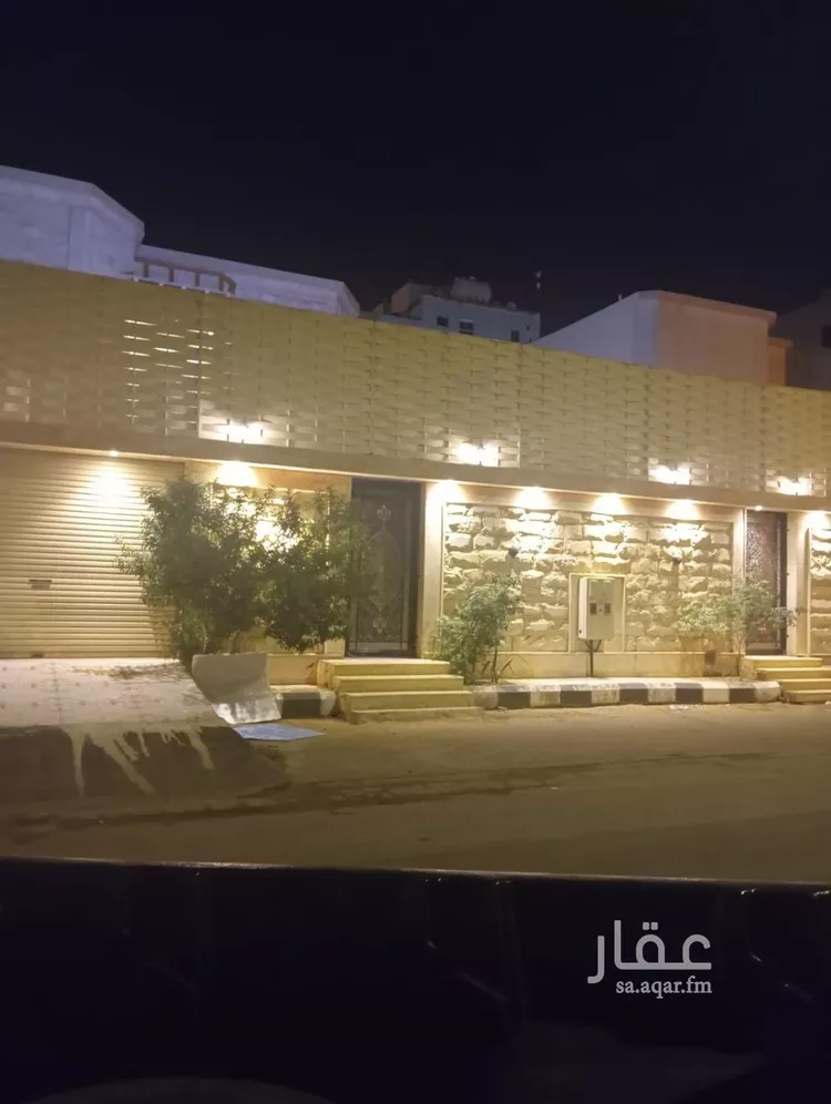 فيلا للبيع في شارع بدر 11, حي بدر, مدينة سكاكا, منطقة الجوف