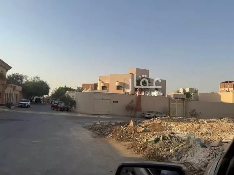 فيلا للبيع في شارع المنذر بن الطفيل, حي الربوة, مدينة الرياض, منطقة الرياض صورة 3