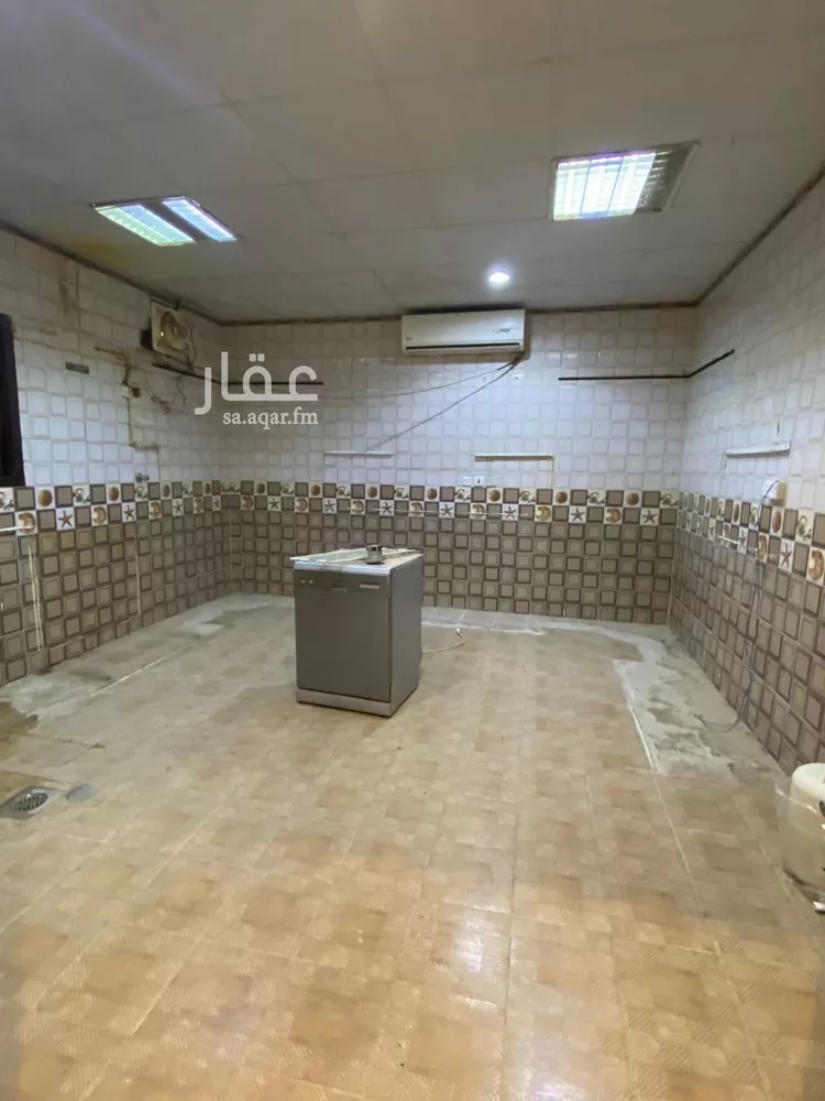 فيلا للبيع في شارع الدفاع, حي إشبيلية, مدينة الرياض, منطقة الرياض صورة 4