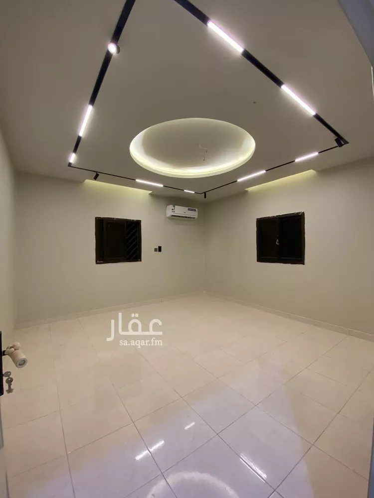 فيلا للبيع في شارع الدفاع, حي إشبيلية, مدينة الرياض, منطقة الرياض صورة 2