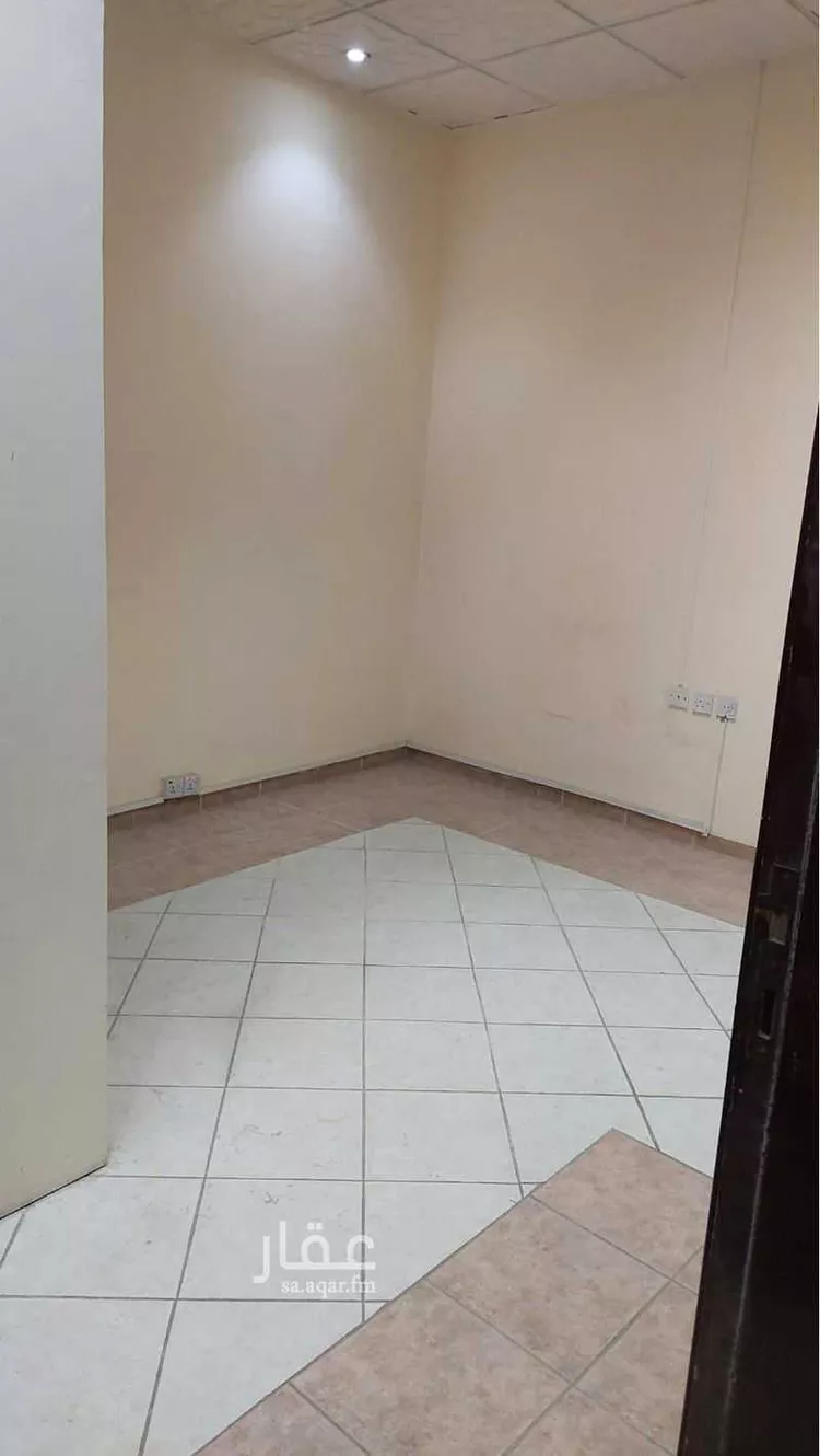 مكتب تجاري للإيجار في شارع عبداللطيف ابن ابراهيم, حي الوسيطاء, مدينة الرياض, منطقة الرياض صورة 3