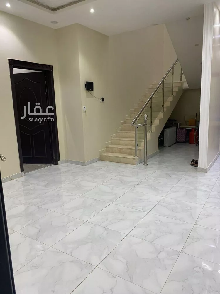 فيلا للبيع في شارع حمزة بن عبدالمطلب, حي الرمال, مدينة الرياض, منطقة الرياض صورة 4