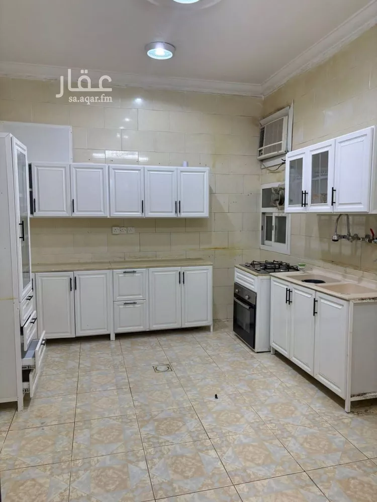 شقة للإيجار في شارع زينب بنت أحمد, حي بدر, مدينة الرياض, منطقة الرياض صورة 4
