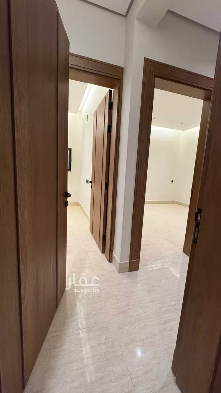 دور للبيع في شارع وادي طواء, حي بدر, مدينة الرياض, منطقة الرياض 8
