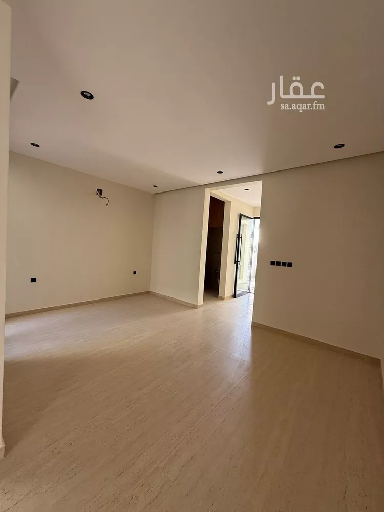فيلا للبيع في شارع يعقوب بن عمرو, حي الرمال, مدينة الرياض, منطقة الرياض 1 صورة