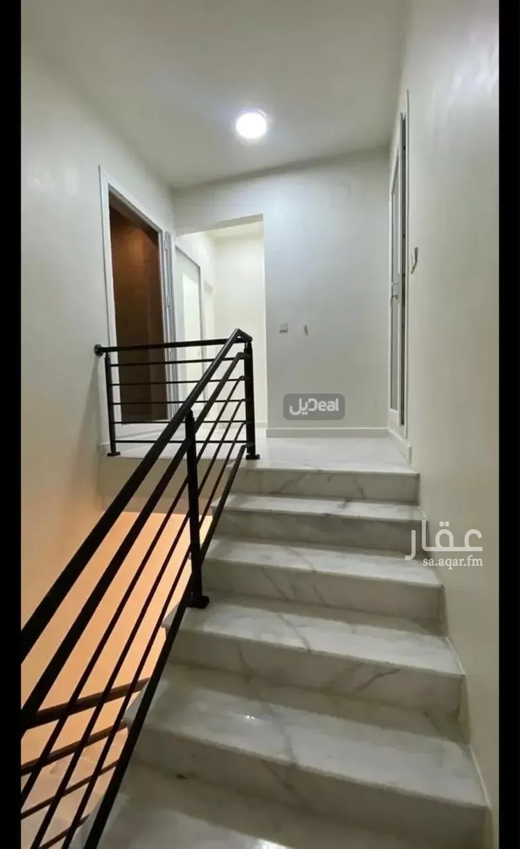 فيلا للبيع في شارع ناصر الدين البيضاوي, حي المنصورة, مدينة خميس مشيط, منطقة عسير صورة 2