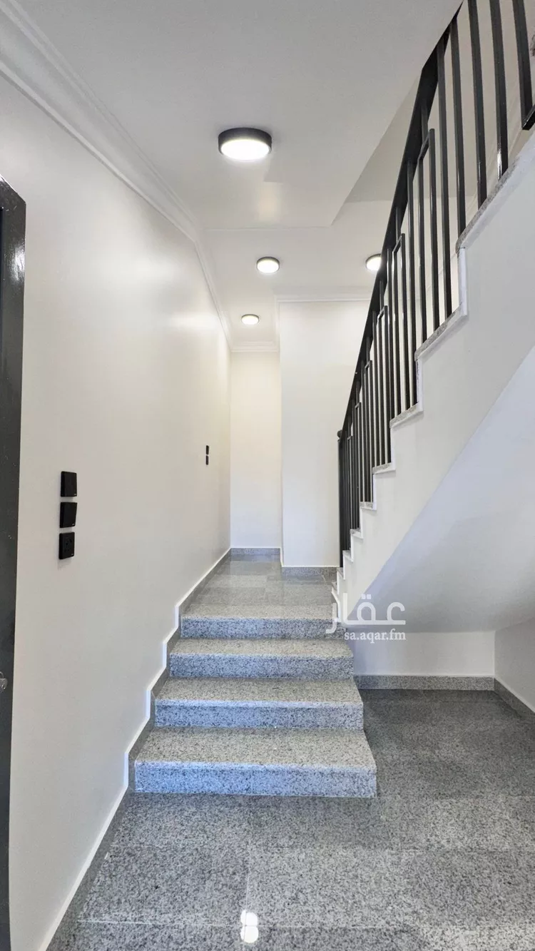 شقة للبيع في شارع العام, حي ال بريد, مدينة احد رفيده, منطقة عسير صورة 4