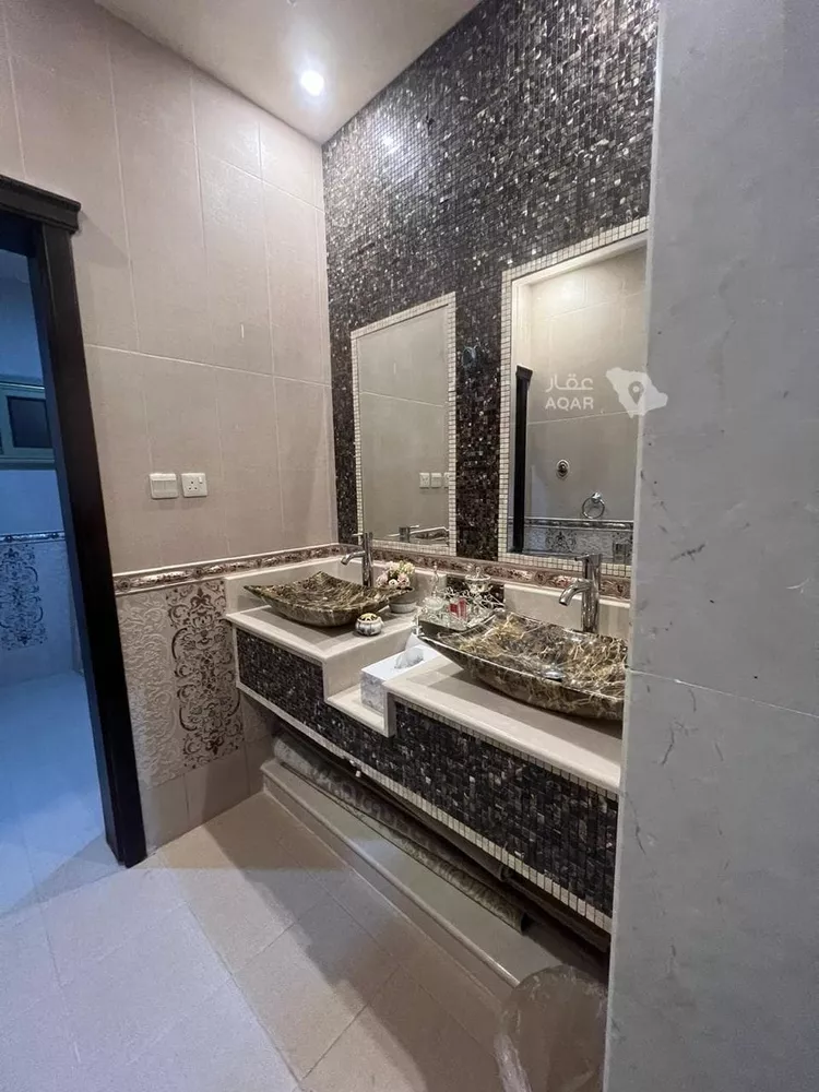 فيلا للبيع في شارع زافر بن سليمان, حي شوران, مدينة المدينة المنورة, منطقة المدينة المنورة 13