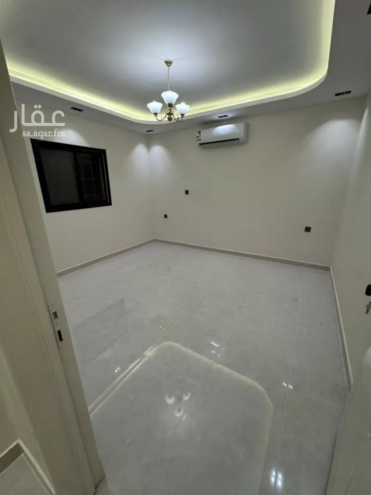 فيلا للبيع في شارع بويط, حي إشبيلية, مدينة الرياض, منطقة الرياض صورة 4