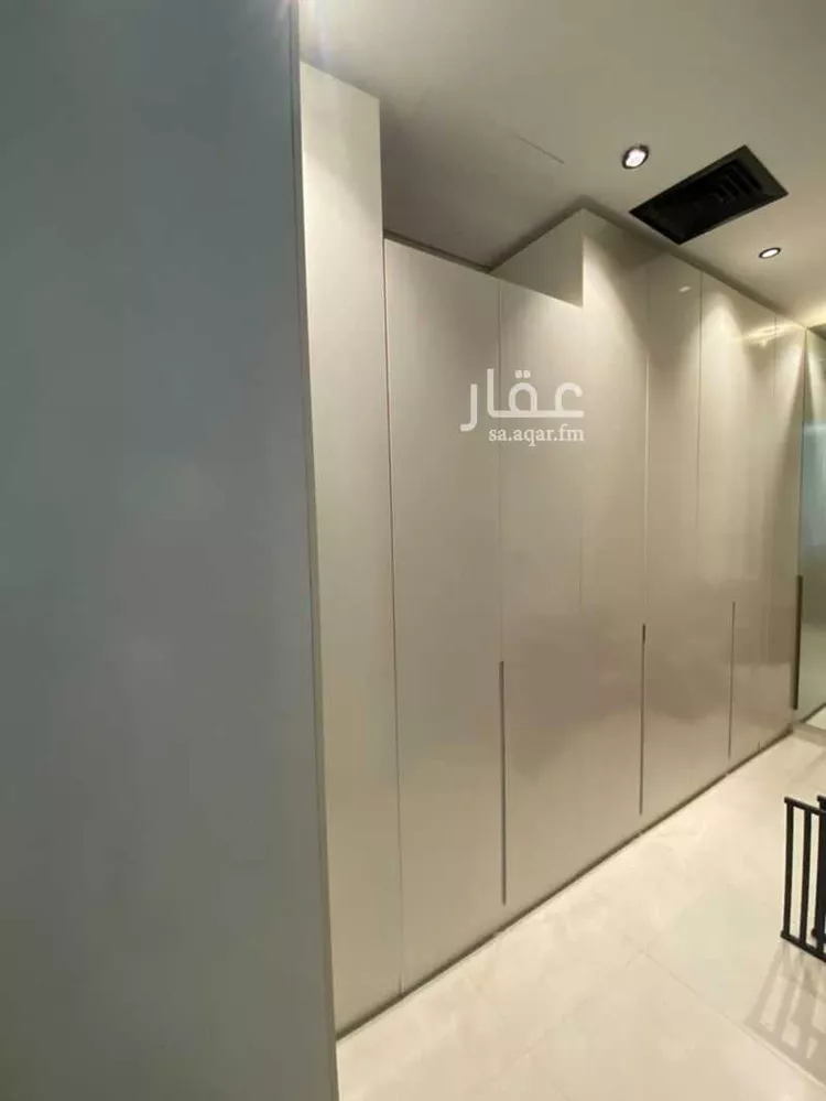 فيلا للبيع في شارع عبدالله بن حبان, حي المهدية, مدينة الرياض, منطقة الرياض 13