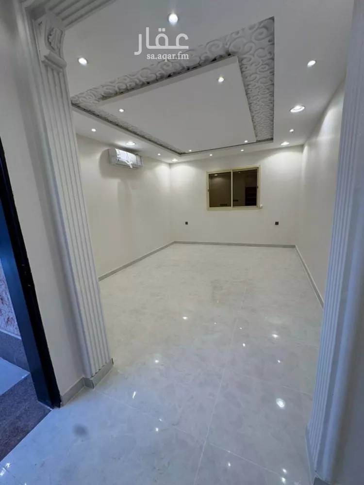 فيلا للبيع في شارع بويط, حي إشبيلية, مدينة الرياض, منطقة الرياض صورة 2