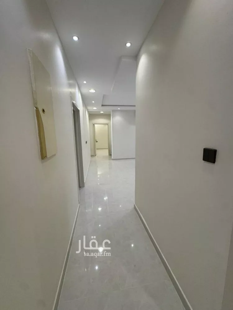 فيلا للبيع في شارع بويط, حي إشبيلية, مدينة الرياض, منطقة الرياض صورة 3