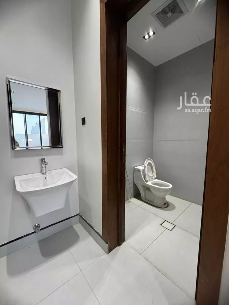 دور للبيع في شارع عبدالله بن بكر كمال, حي العوالي, مدينة الرياض, منطقة الرياض 7