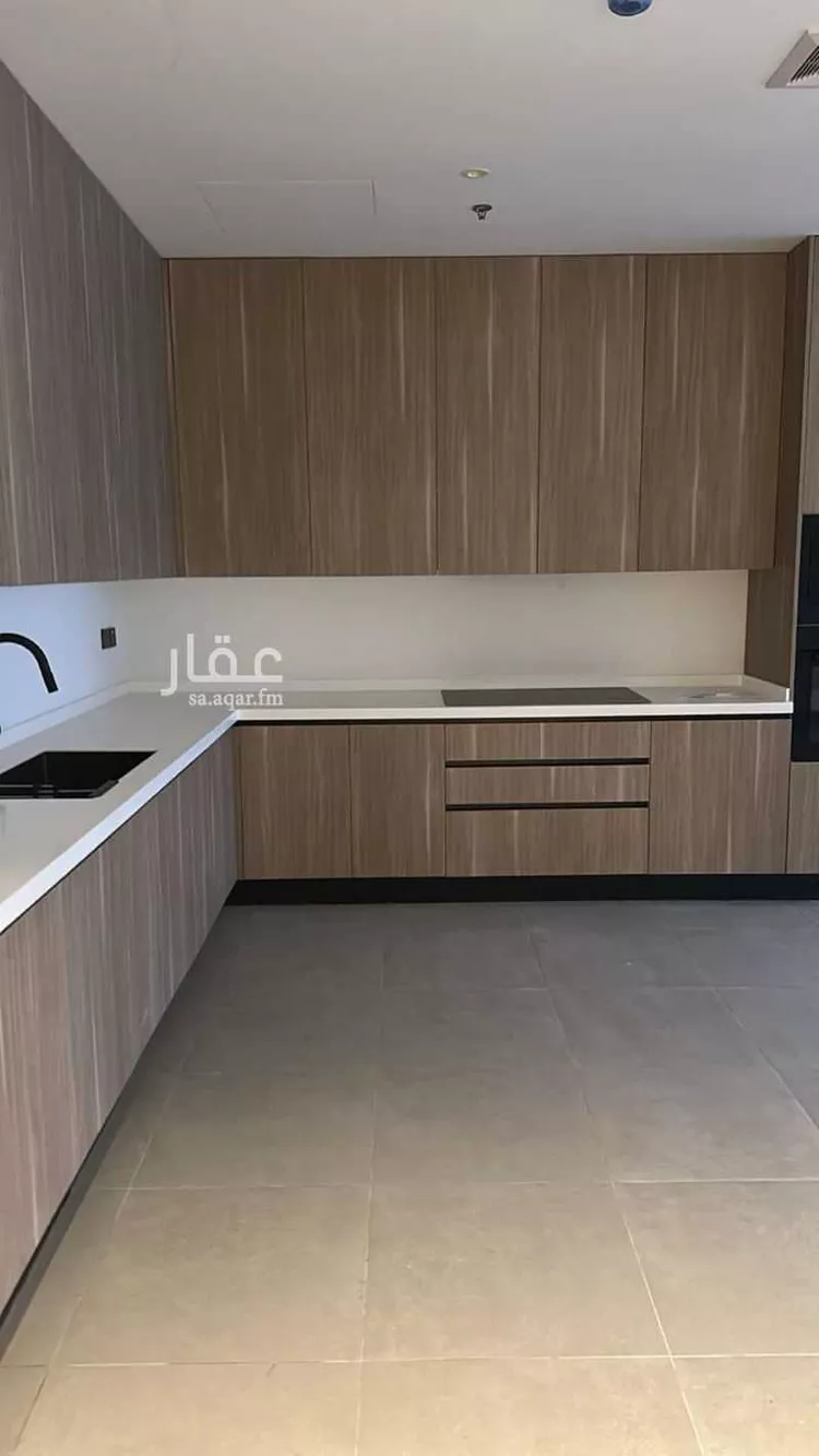 شقة للبيع في شارع الامير عبدالعزيز ابن فهد ابن عبدالعزيز, حي الحزام الذهبي, مدينة الخبر, المنطقة الشرقية