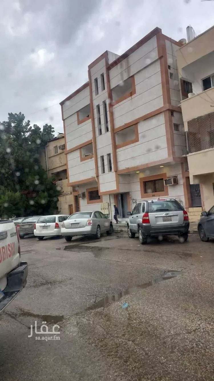 عمارة للبيع في حي صناعية الثقبة ، الخبر ، الخبر