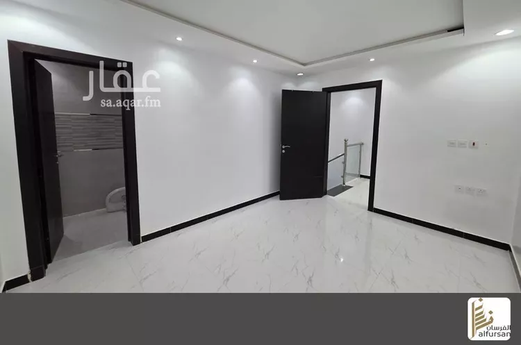 فيلا للإيجار في شارع جبل باطن, حي وادي لبن, مدينة الرياض, منطقة الرياض 7
