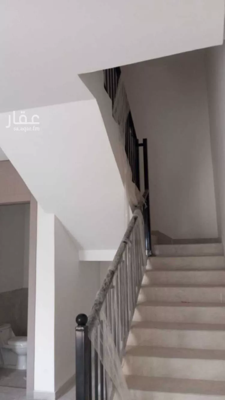 فيلا للبيع في شارع حسن الابريقي, حي الراكة الجنوبية, مدينة الخبر, المنطقة الشرقية صورة 2