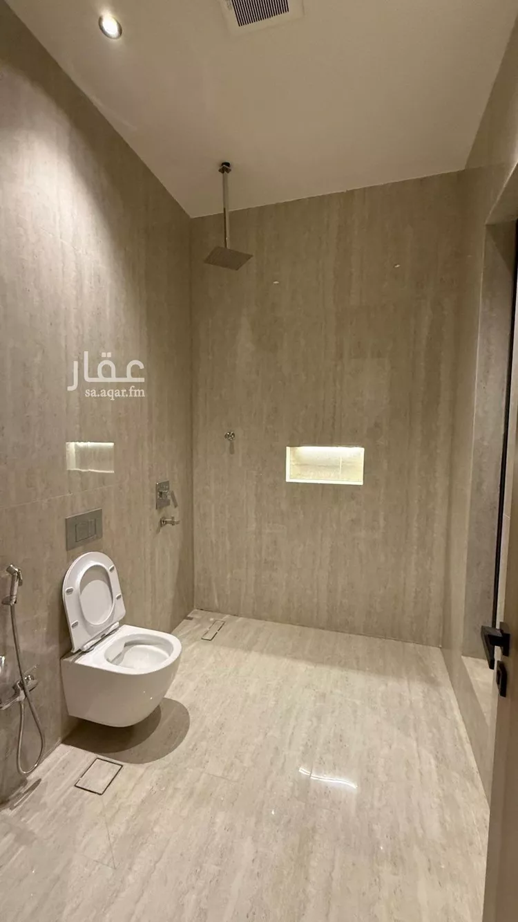 فيلا للبيع في شارع أبي نزار الصنعاني اليمني, حي المهدية, مدينة الرياض, منطقة الرياض 17
